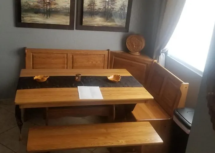 Riverview Townhouse Apartment *