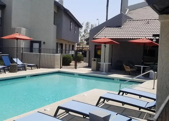Riverview Townhouse Apartment *