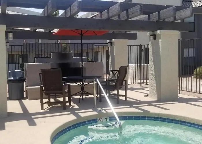 Riverview Townhouse Apartment