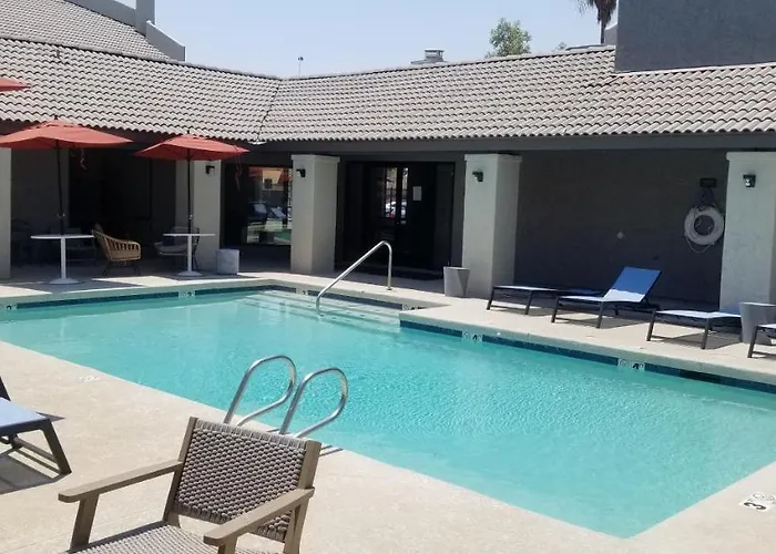 Riverview Townhouse Apartment